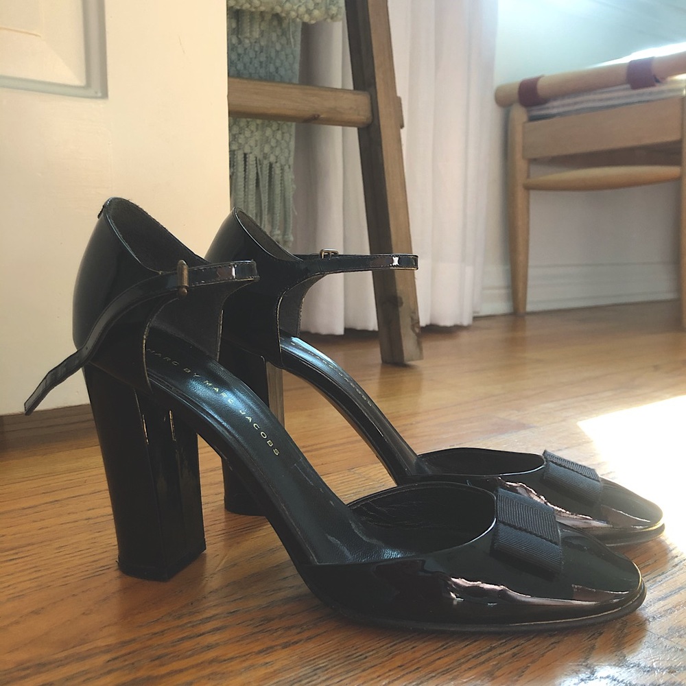Marc Jacobs patent leather Mary Jane block heels